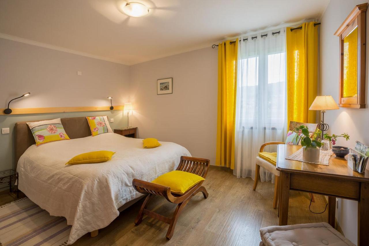 Gite De Groupe 15 A 19P, Parc, Salle De Reception - Chambres D'Hotes En Semaine Villeneuve-de-Berg Eksteriør billede