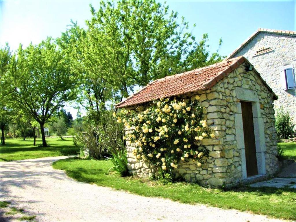 Gite De Groupe 15 A 19P, Parc, Salle De Reception - Chambres D'Hotes En Semaine Villeneuve-de-Berg Eksteriør billede